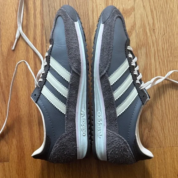 Adidas women’s SL 72 Sneaker Charcoal/Crystal Sand/Brown size 6.5 / 38 - Picture 6 of 10